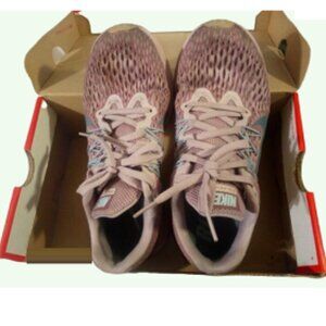 Nike Women's Air Zoom Winflo 5 Running Shoes          Size 6.5